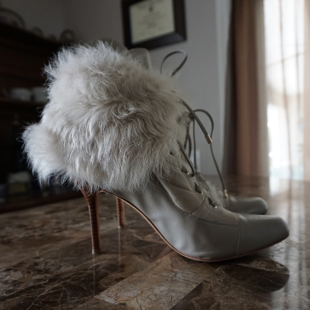 Ann Taylor Fur Lace-up like new Winter Booties - Picture 3 of 8